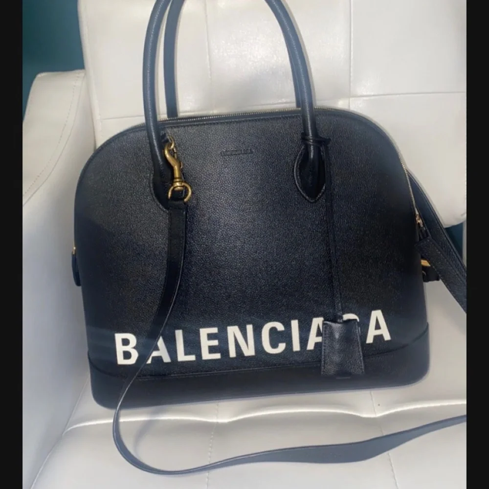Balenciaga purse - Picture 1 of 8
